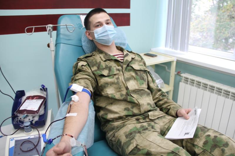 Росгвардейцы пополнили банк донорской крови Тюменской области