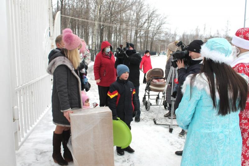 Активисты ОНФ в Мордовии подарили жителям региона «Новогоднее чудо» и «Корзину радости»