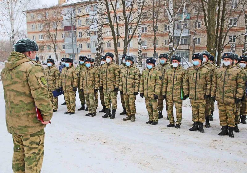 В Саранске в преддверии  новогодних праздников прошел инструктаж военнослужащих и сотрудников Росгвардии