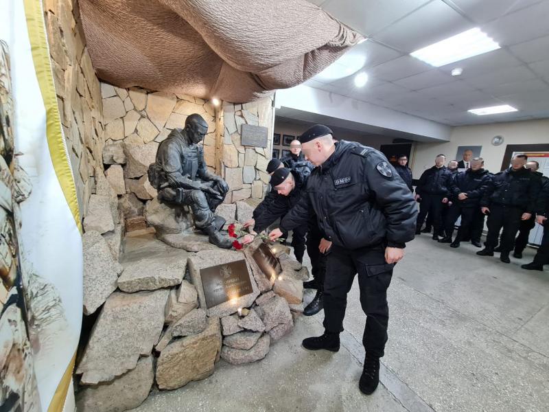 Бойцы челябинского ОМОН почтили память сослуживца, погибшего при исполнении служебных обязанностей на Северном Кавказе