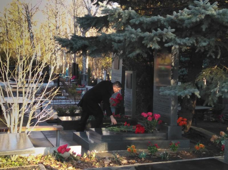 В Ставрополе сотрудники СОБР почтили память погибших воинов правопорядка