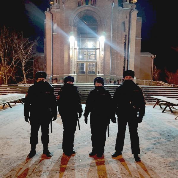 На Ставрополье росгвардейцы приняли участие в охране общественного порядка в Крещение