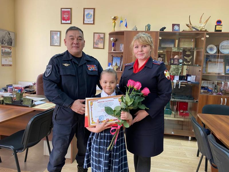 Дочь сотрудника вневедомственной охраны удостоена диплома лауреата фестиваля детской патриотической песни Росгвардии