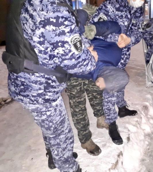 В Калининграде сотрудники Росгвардии задержали подозреваемых в совершении разбойного нападения