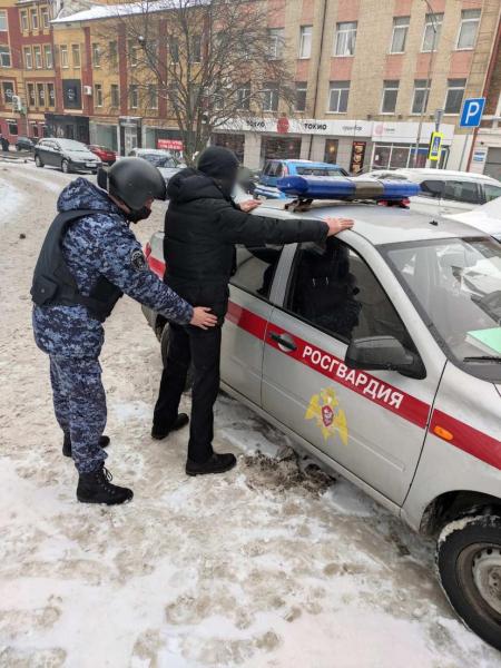 В Калининграде сотрудники Росгвардии задержали мужчину, который совершил несколько краж в одном и том же магазине