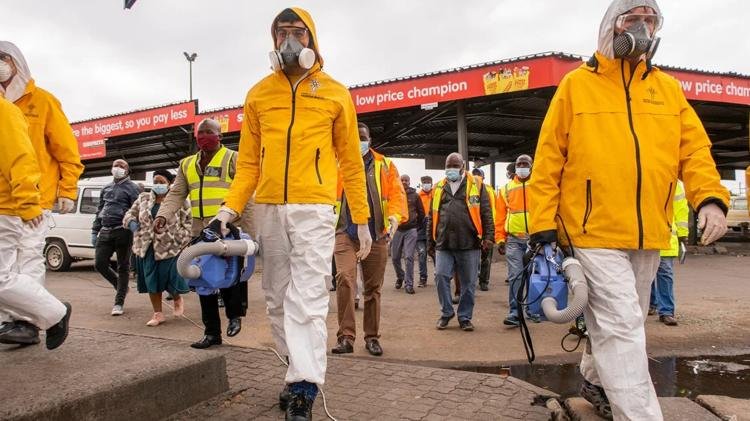Значительная волонтерская помощь против коронавируса продолжается (ЮАР)
