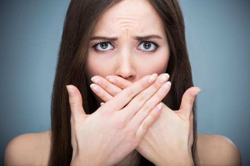 Владимир Лосев рассказал, что помимо плохой гигиены может спровоцировать неприятный запах изо рта?