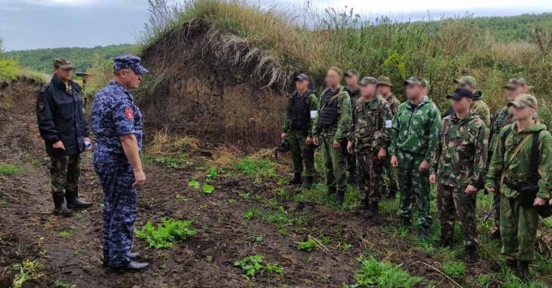 Бойцы спецподразделений Управления Росгвардии по Республике Мордовия провели боевое гранатометание