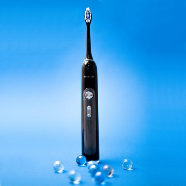 Звуковая щетка RL 010 от Revyline для безупречной чистоты ваших зубов