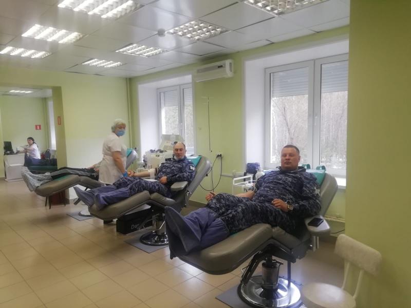 Во Всемирный день донора росгвардейцы Приангарья сдали кровь для пострадавших жителей Донбасса