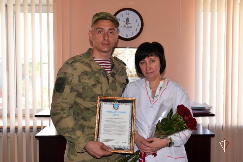 Росгвардия поздравляет медицинских работников Ямала с наступающим профессиональным праздником