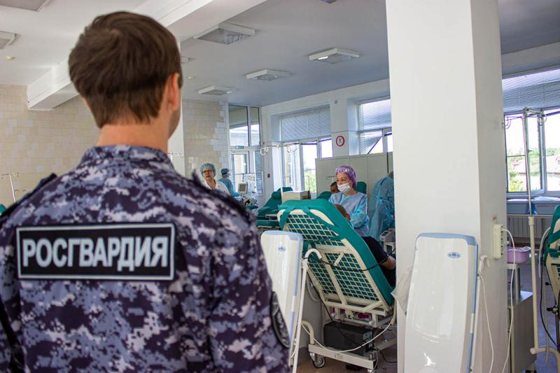 В Челябинске сотрудники вневедомственной охраны приняли участие в донорской акции «От сердца к сердцу»