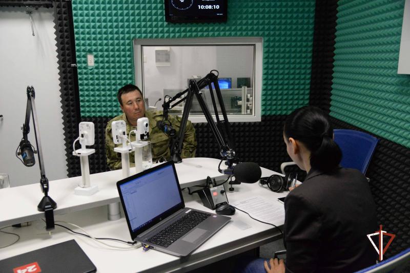 Военнослужащий Росгвардии познакомил радиослушателей Ямала с ветеринарно-санитарной службой ведомства