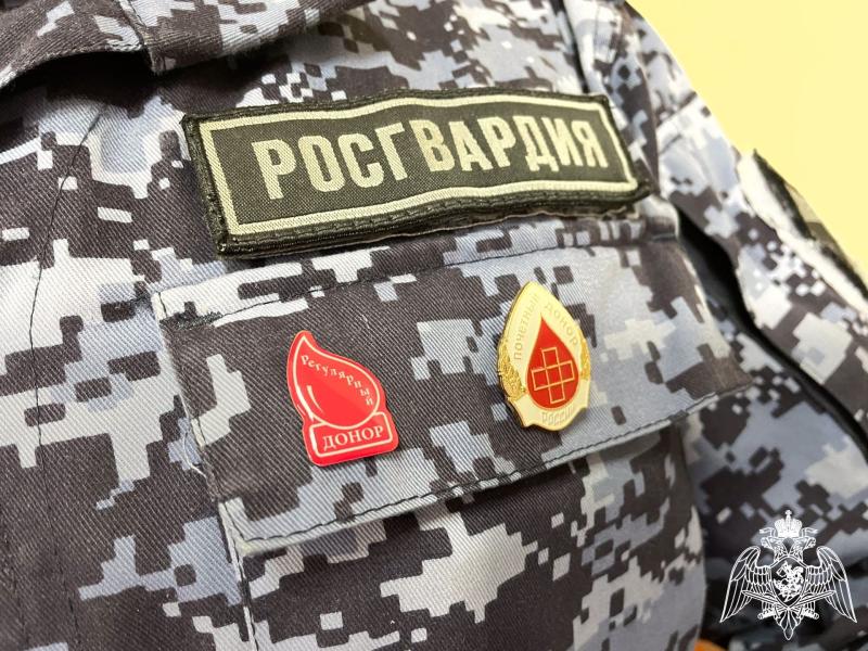 Саратовские росгвардейцы сдали донорскую кровь для медучреждений региона