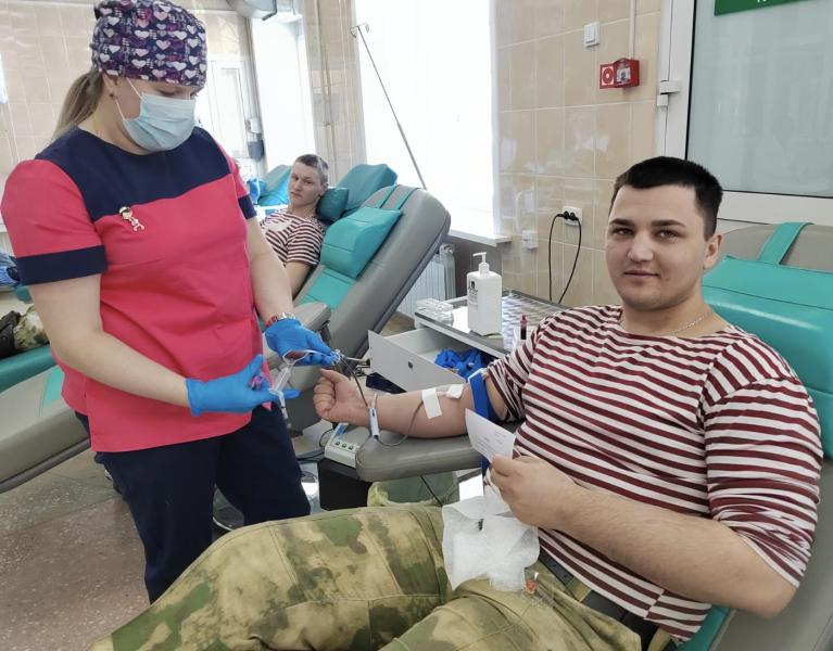 Военнослужащие Росгвардии из Ангарска стали донорами костного мозга