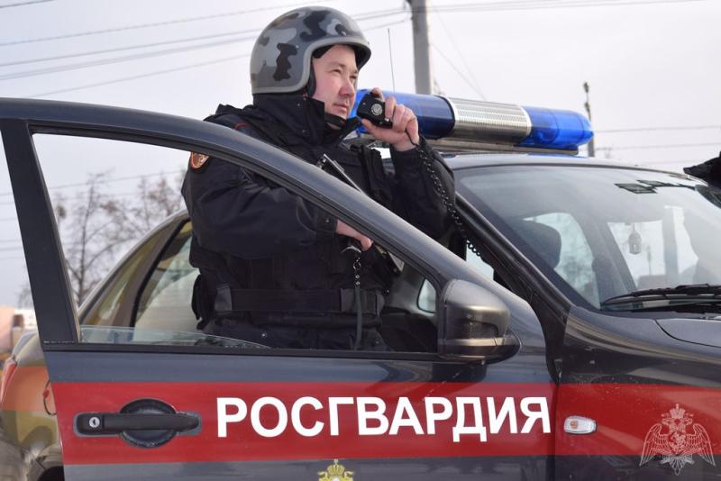 В Челябинске росгвардейцы задержали подозреваемого в причинении лёгкого вреда здоровью