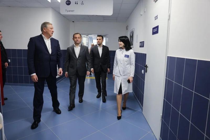 Игорь Брынцалов и Станислав Каторов посетили новый дополнительный корпус поликлиники №1