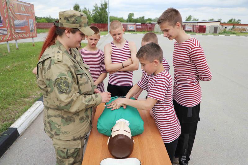 В Рязани ученики подшефных Росгвардии классов сдали зачеты по физической и медицинской подготовке