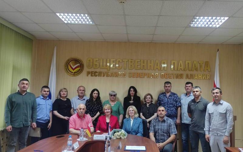 В Северной Осетии росгвардейцы приняли участие в круглом столе, приуроченном ко Всемирному дню донора
