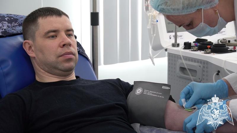 Кировские росгвардейцы стали донорами плазмы крови в преддверии Дня защитника Отечества