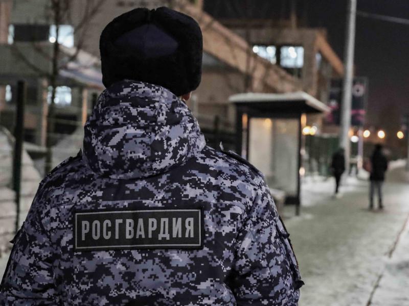 Росгвардейцы пресекли противоправные действия в отношении имущества коммерческой организации и медиков