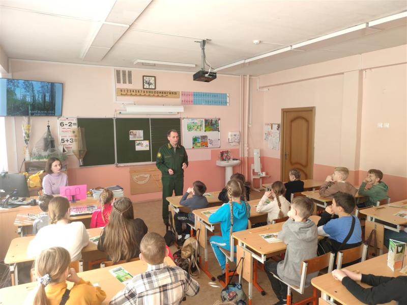Лесопатологи Смоленской области провели викторину для школьников