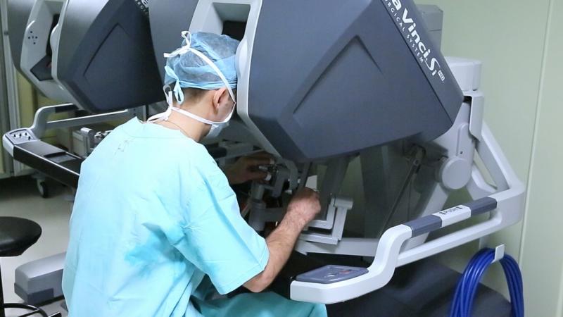 Робот помог хирургам спасти пациента в Новосибирске