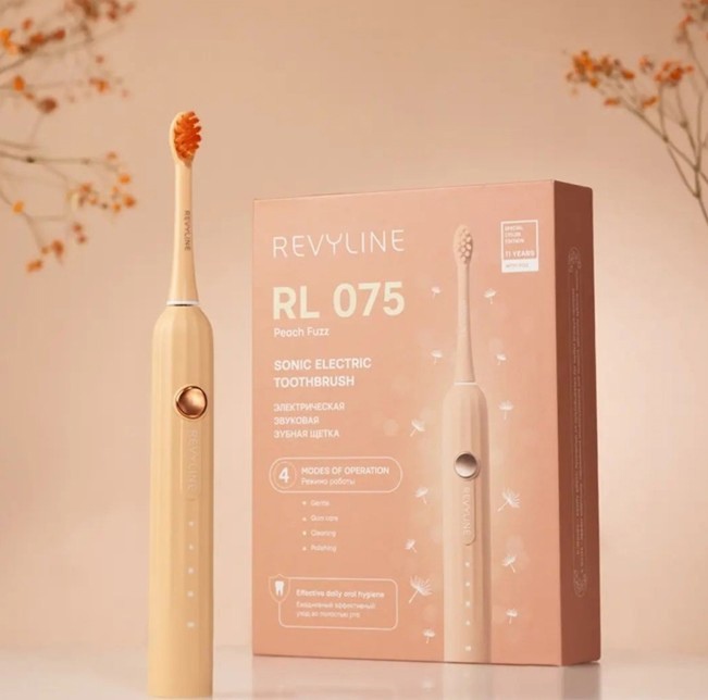 Новые электрические зубные щетки Revyline RL 075 Peach Fuzz появились в филиале бренда в Москве