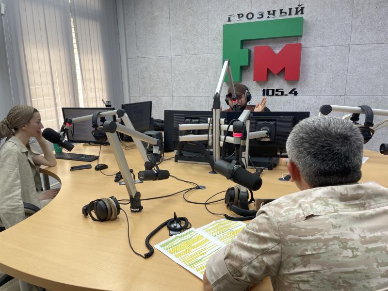 Военнослужащий Росгвардии принял участие в радиоэфире, посвященном Дню ветеринарно-санитарной службы войск национальной гвардии