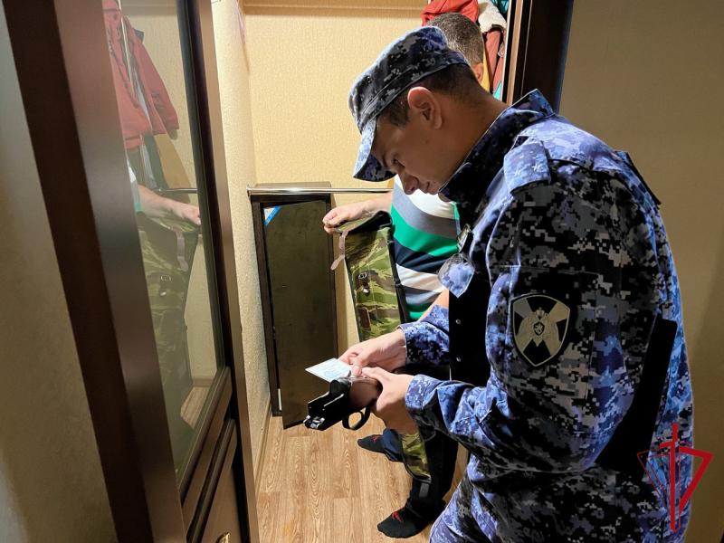 Росгвардия по ЕАО предупреждает, просроченная медицинская справка ведёт к утрате права владения оружием