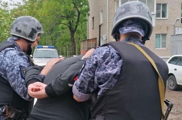 Росгвардейцы задержали пьяного дебошира на территории биробиджанской больницы