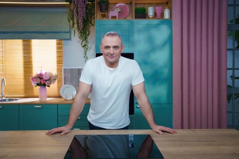 «С точки зрения женщин, я многое в жизни делал неправильно!» — Аскольд Запашный рассказал о своих романах в шоу «Вкусно с Анфисой Чеховой. Любовное настроение» на ТВ-3