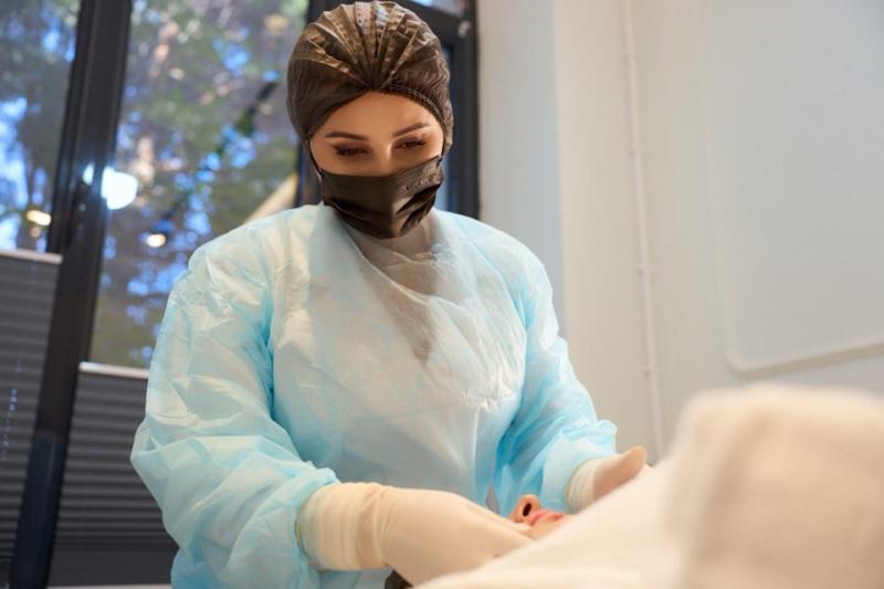 Пластический хирург Зухра Балакеримова: в какое время года лучше всего делать липосакцию